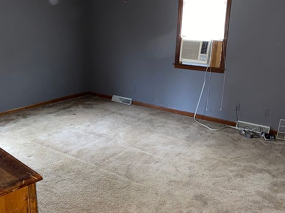 4th image of 264 Poynters Ln