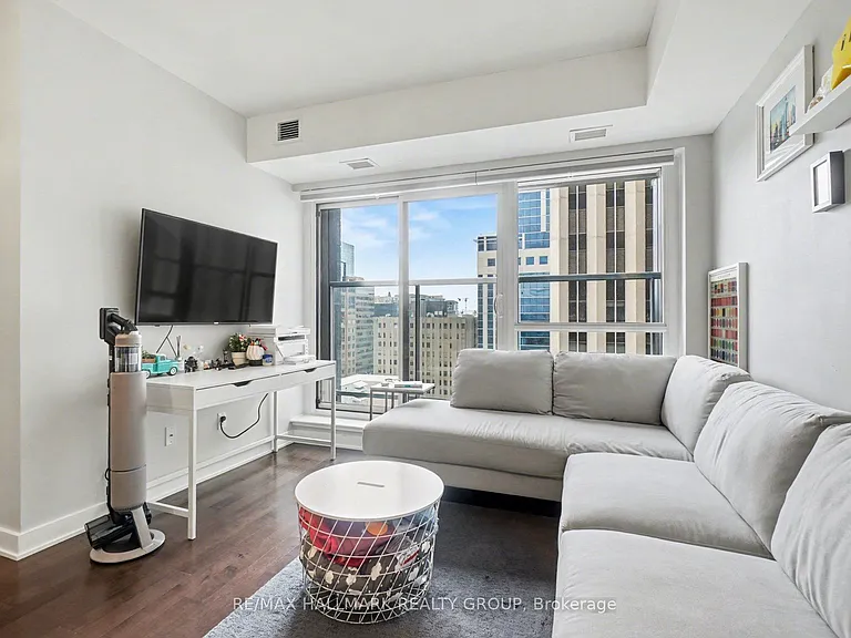 40 Nepean St #1502 — Photo 6