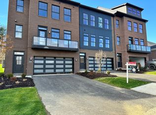 Brownstone I Plan, Brookwood Brownstones, Venetia, PA