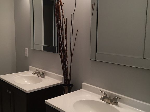 Double sinks up bathroom