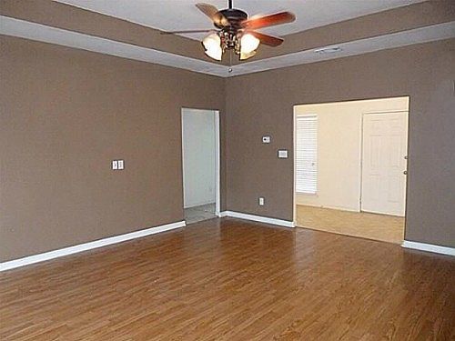 4th image of 300 Cedar Hill Cir