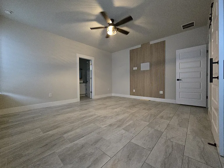 Master Bedroom to bathroom door
