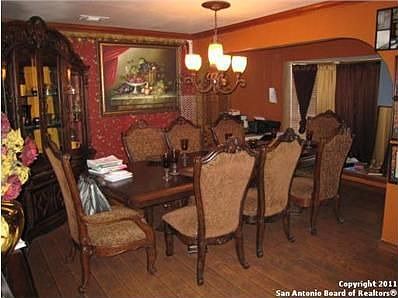 5th image of 851 Kendalia Ave