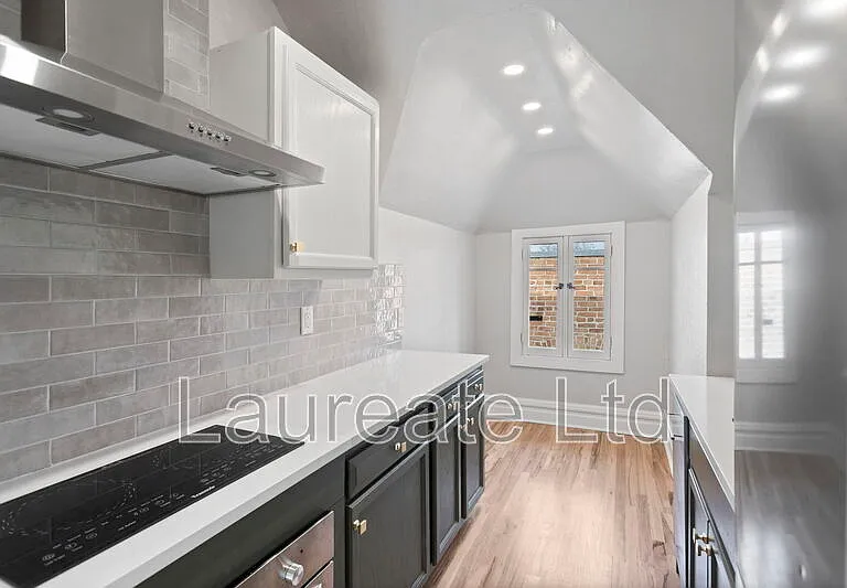 1058 N Pearl St #4 — Photo 11