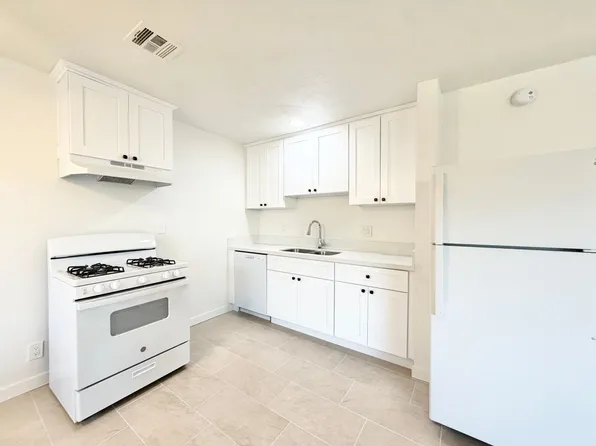 579 S Highland Dr APT 5, Palm Springs, CA 92264