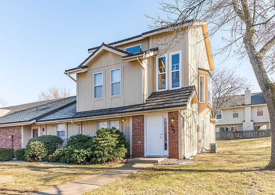 1st image of 223 NE Bayview Dr