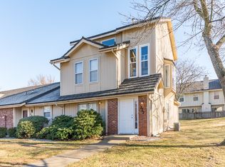 223 NE Bayview Dr, Lees Summit, MO 64064