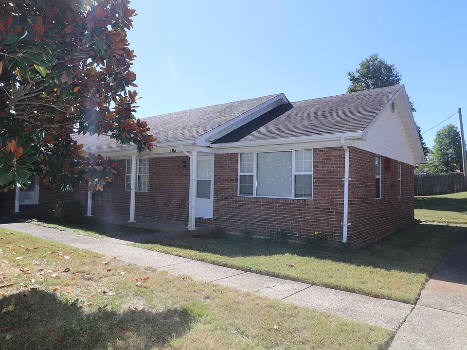 205 Ridgewood Dr