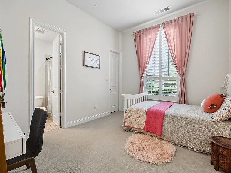 4131 Dewberry Ln — Photo 6