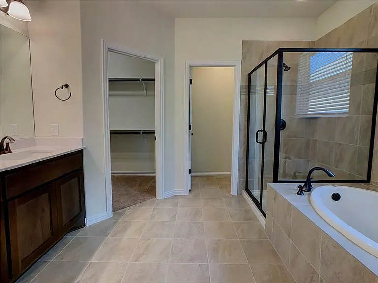 2304 La Mirada St — Photo 15