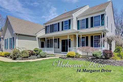 34 Margaret Dr — Photo 1