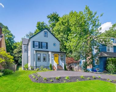 592 Up Mountain Ave, Montclair, NJ, 07043
