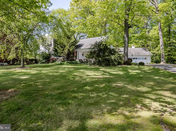 319 Hibernia Rd, Coatesville, PA 19320