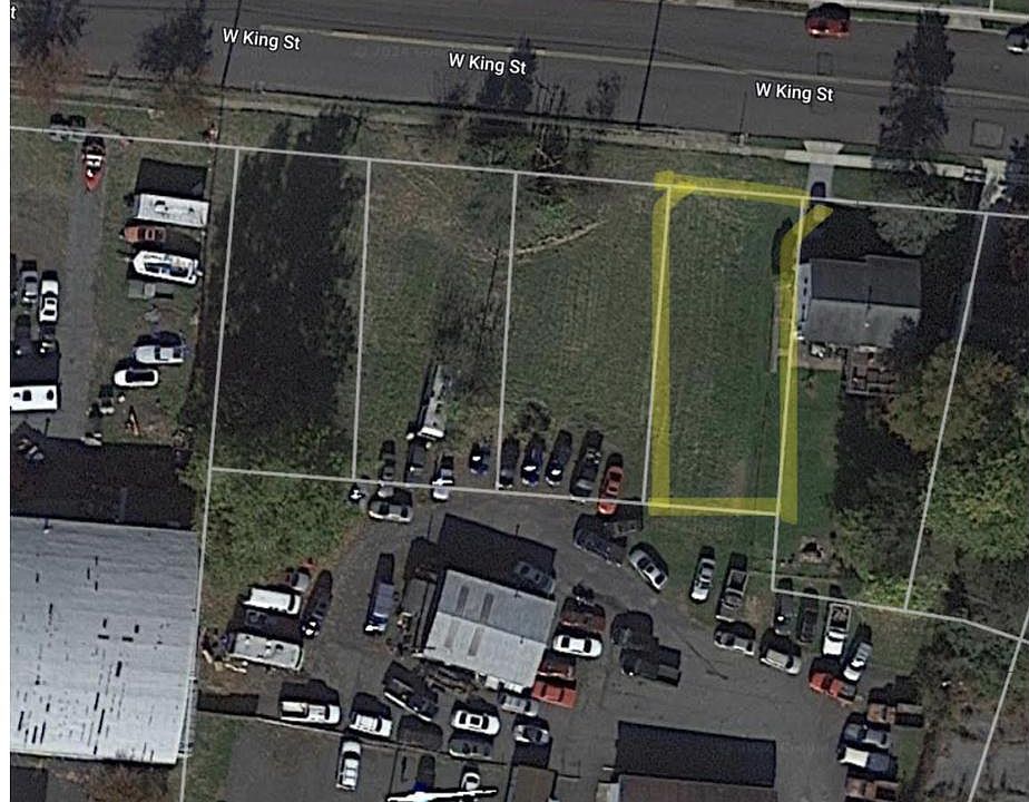 2nd image of 370 W King St
