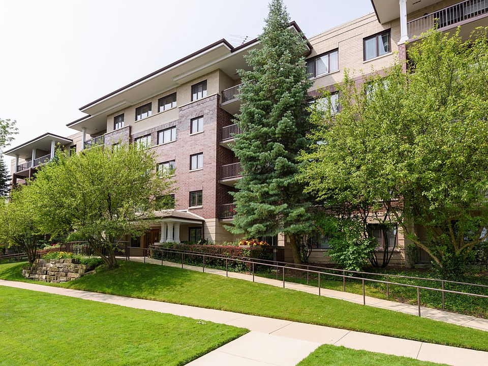 1st image of 1700 2nd St APT 402