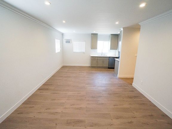 3rd image of 2931 Van Buren Pl