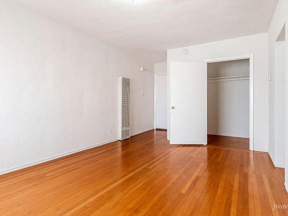5th image of 70 Terra Vista Ave APT 10