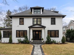 8 Hampden St, Wellesley, MA 02482