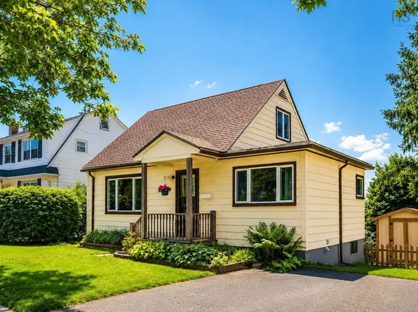 3824 Basinview Dr, Halifax, NS B3K 4Z9
