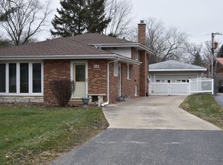 311 Beech St, Willow Springs, IL 60480