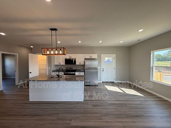 4th image of 5205 W Crestmere Dr