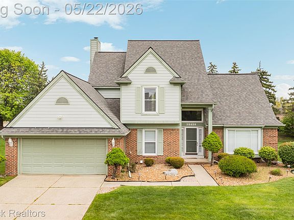 3rd image of 39456 Squire Dr