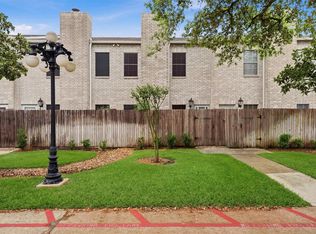 17597 Red Oak Dr #7597, Houston, TX 77090