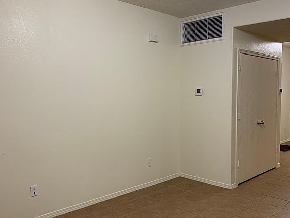 3rd image of 2331 N Juniper Ln
