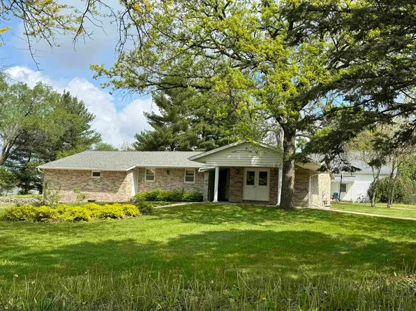 605 S Iowa St, Charles City, IA 50616