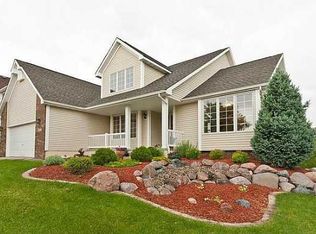 7071 Hillcrest Ct, Johnston, IA 50131