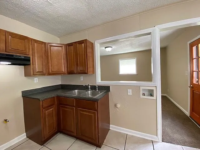321 Glencoe Rd — Photo 4