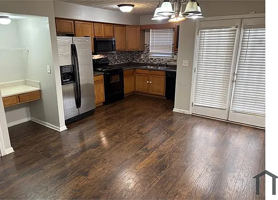 2 bed, 1052 sqft, $1,550 — Photo 4