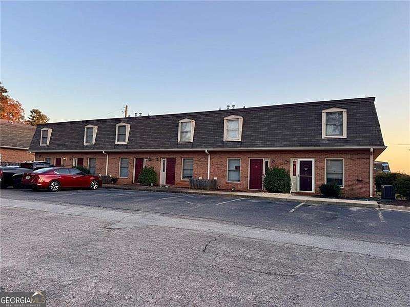 1st image of 3925 Mountain View Rd #3-C