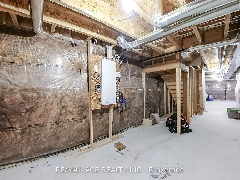 261 Marigold Ct — Photo 38
