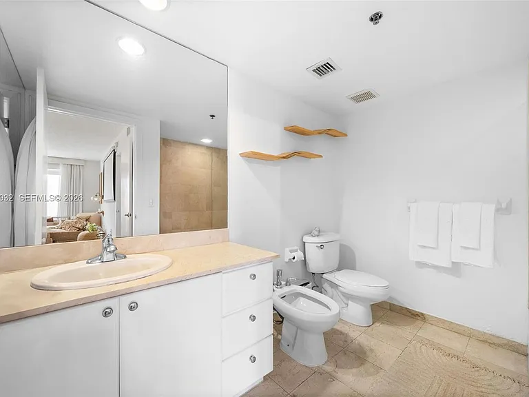 227 Michigan Ave #304 — Photo 9