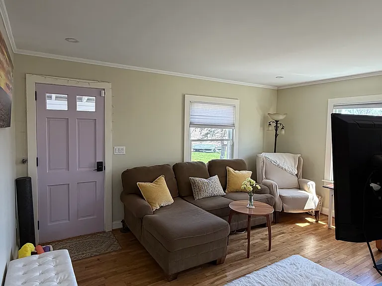 40 Ashworth Ave — Photo 5