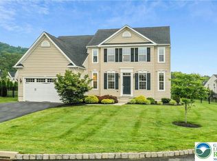 3526 Clarinbridge Way W, Center Valley, PA 18034