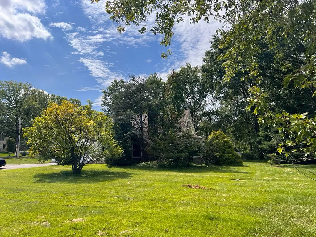 4 bed, 1700 sqft, $3,600 — Photo 3
