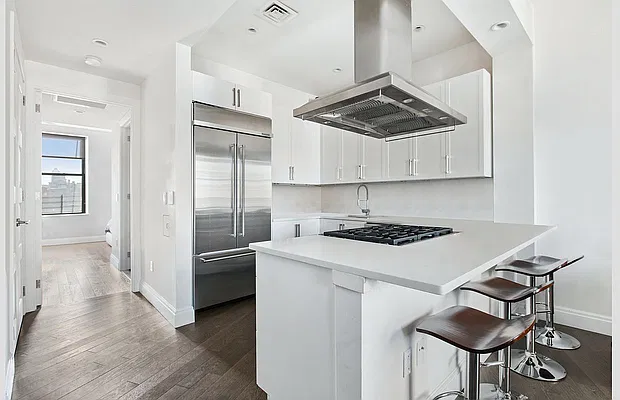 Rented by REAL New York | media 3