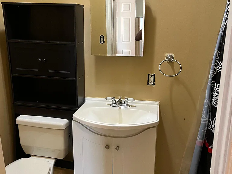5640 Walnut St #1 — Photo 16