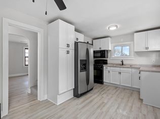 15 Valley View Dr, Fenton, MO 63026