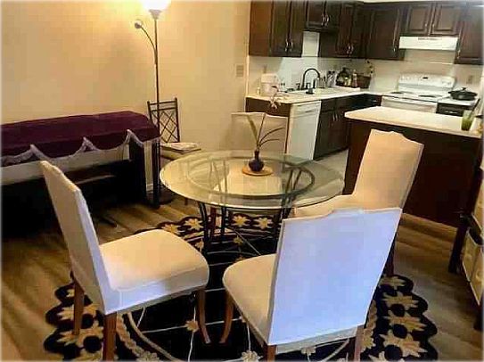 4th image of 245 N Vine St #205-1