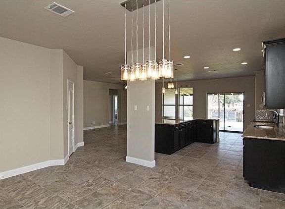 5th image of 242 Woodlake Dr
