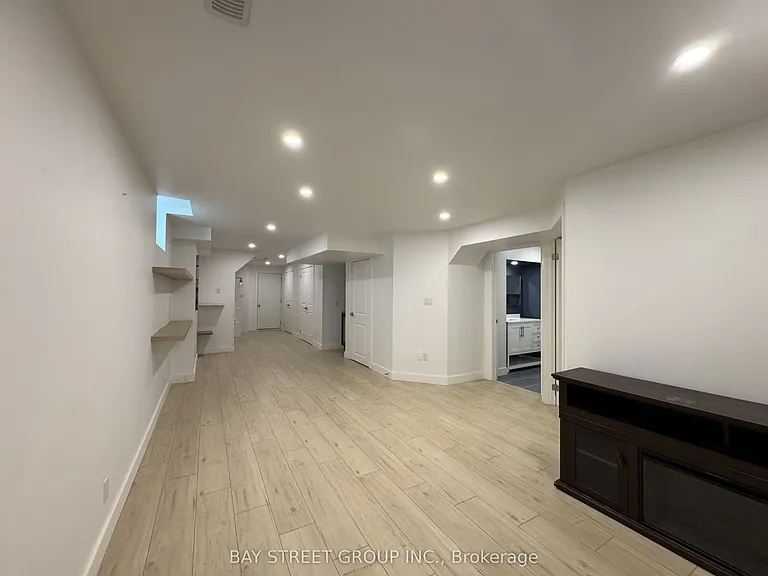 51 Dominion Cres — Photo 27