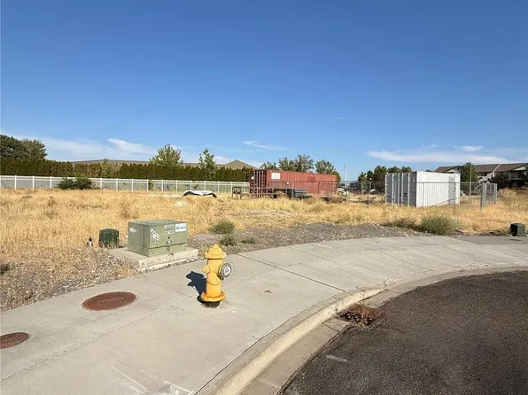 821 N Ted Yao Way, Moses Lake, WA 98837