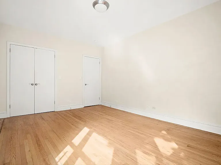 725 W 184th St #3M — Photo 7