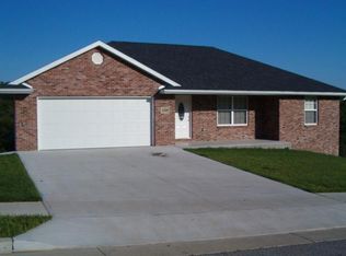 1506 La Hacienda Ct, Jefferson City, MO 65101
