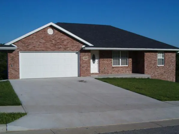 1506 La Hacienda Ct, Jefferson City, MO 65101