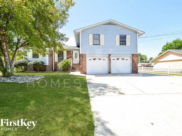 26 Royal Coach Cir, Bessemer, AL 35022