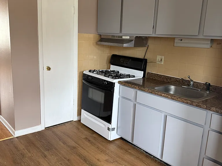 2015 Broadway St #2N — Photo 1